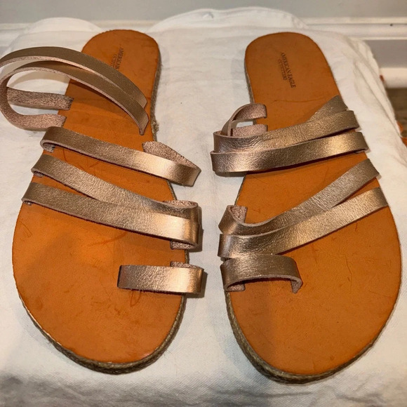American Eagles Outfitter Gold metallic sandal Size 10 - Picture 1 of 6